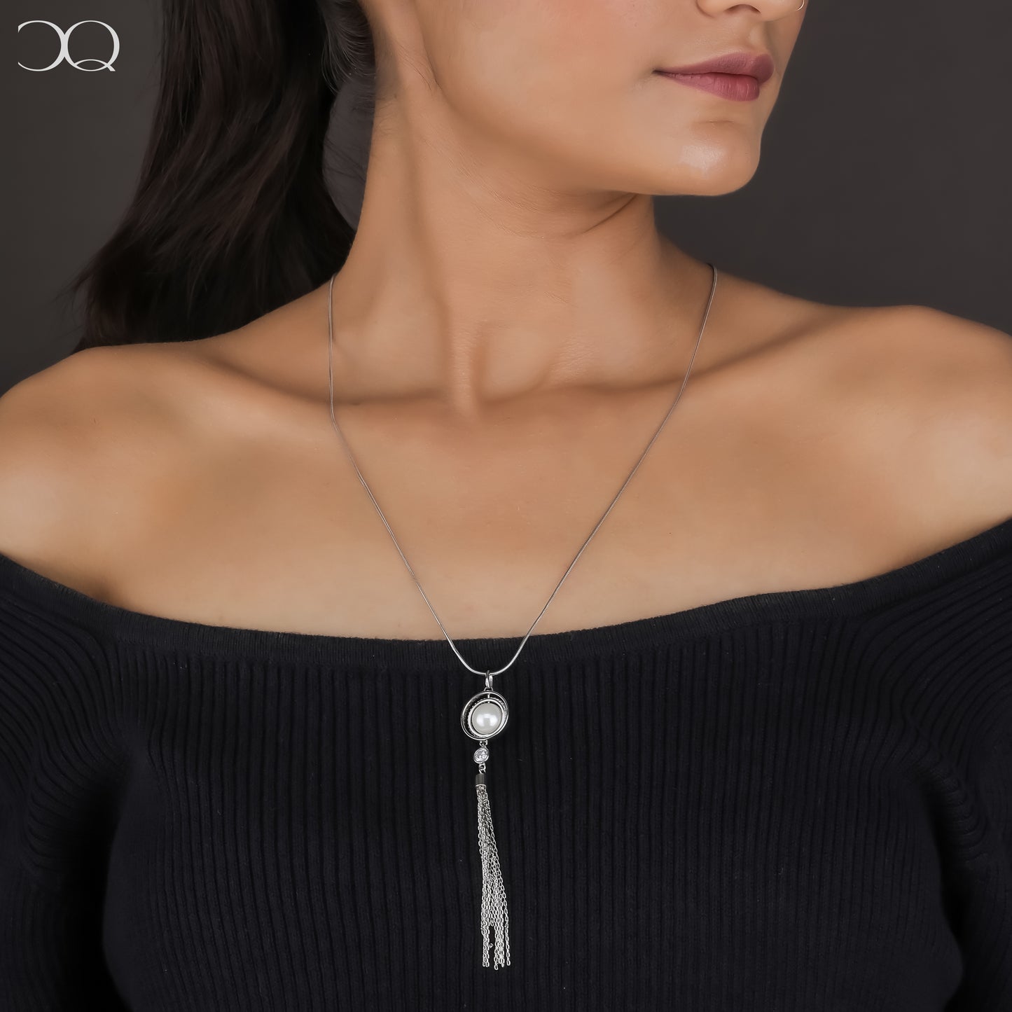 LUNA TASSEL CHAIN PENDANT