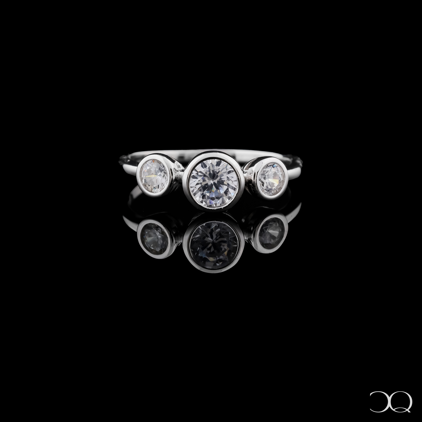 LUNA TRIO SOLITAIRE RING