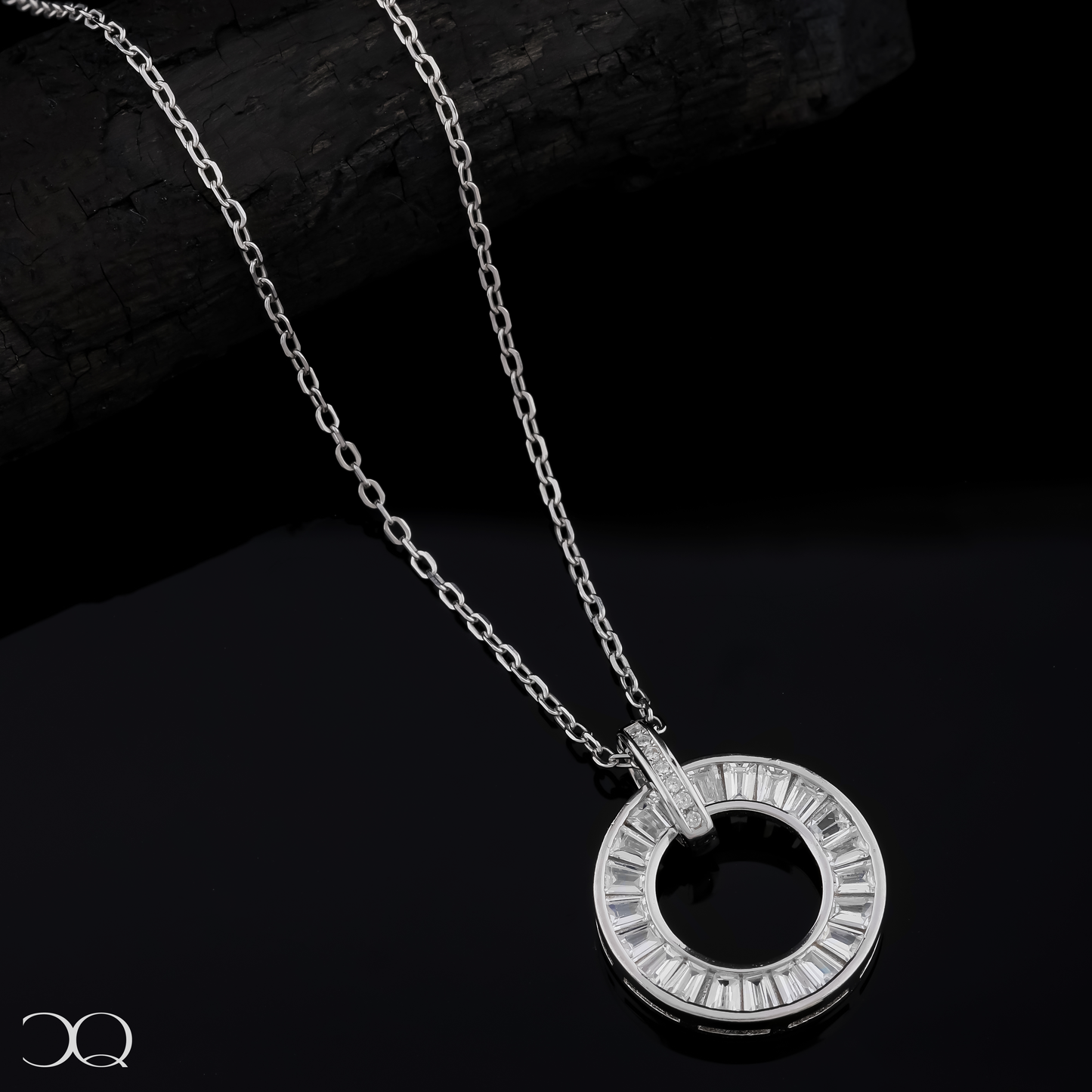 ETERNAL CIRCLE CHAIN PENDANT