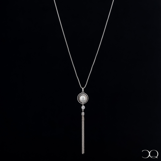 LUNA TASSEL CHAIN PENDANT