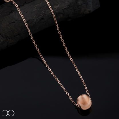 ETHEREAL GLOW NECKLACE