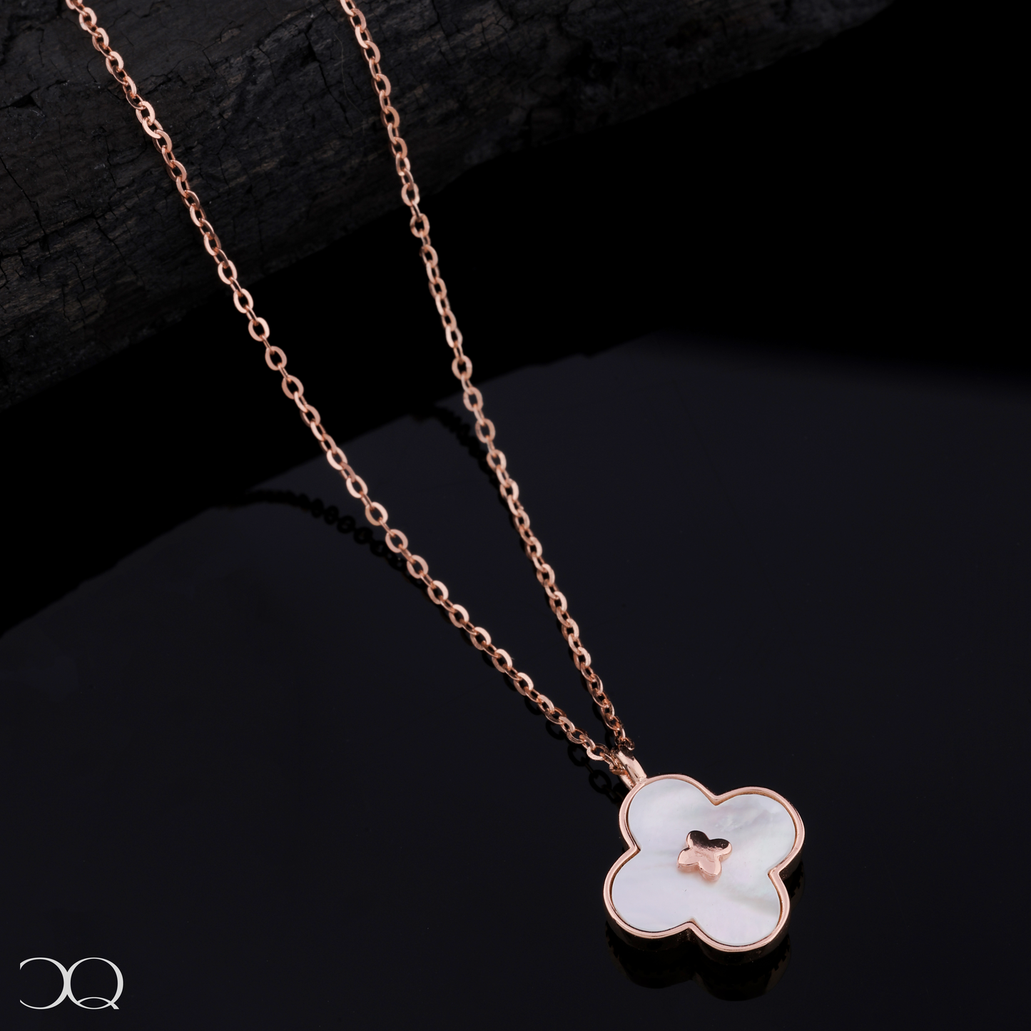 REVERSIBLE BLOOM CHAIN PENDANT