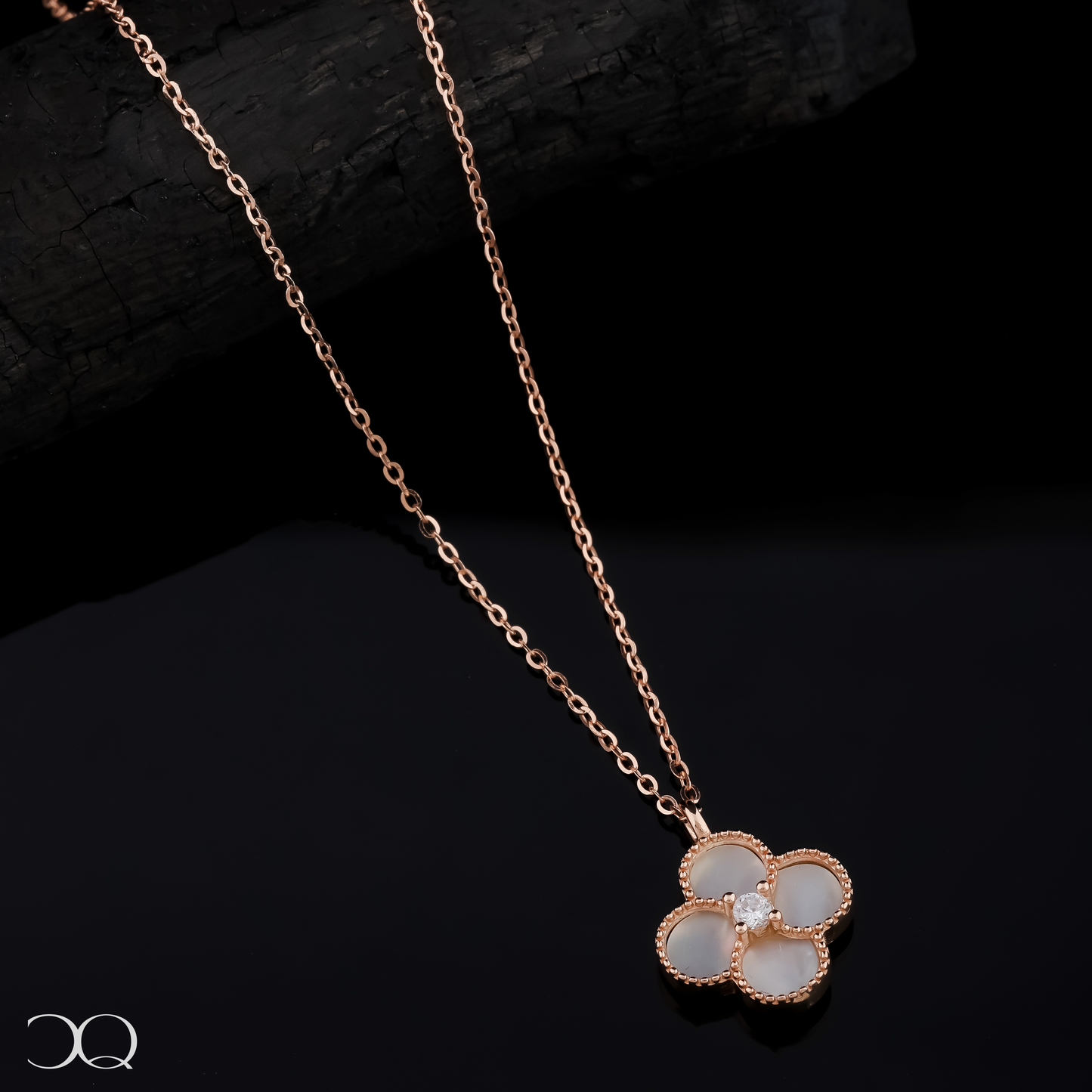 REVERSIBLE BLOOM CHAIN PENDANT