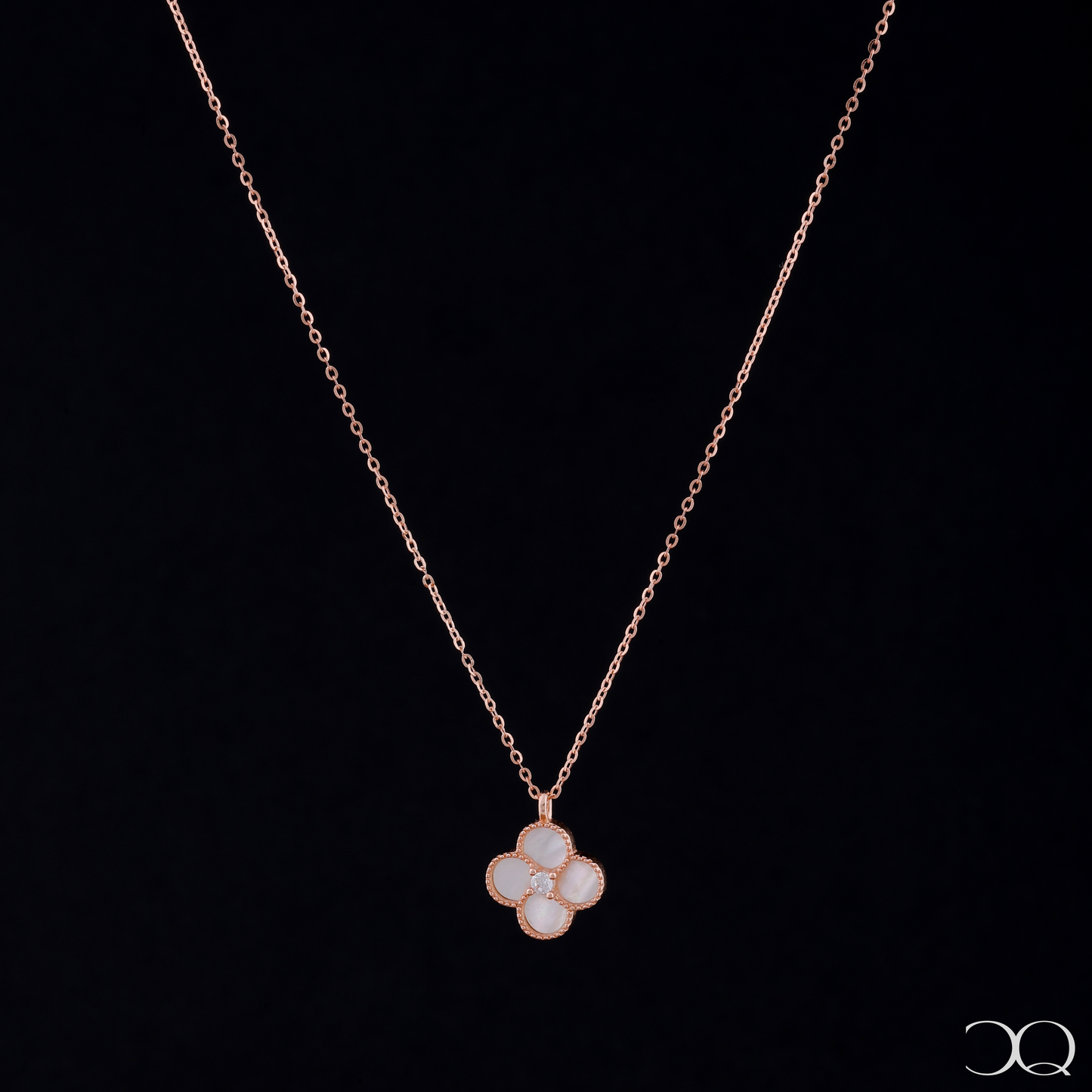 REVERSIBLE BLOOM CHAIN PENDANT