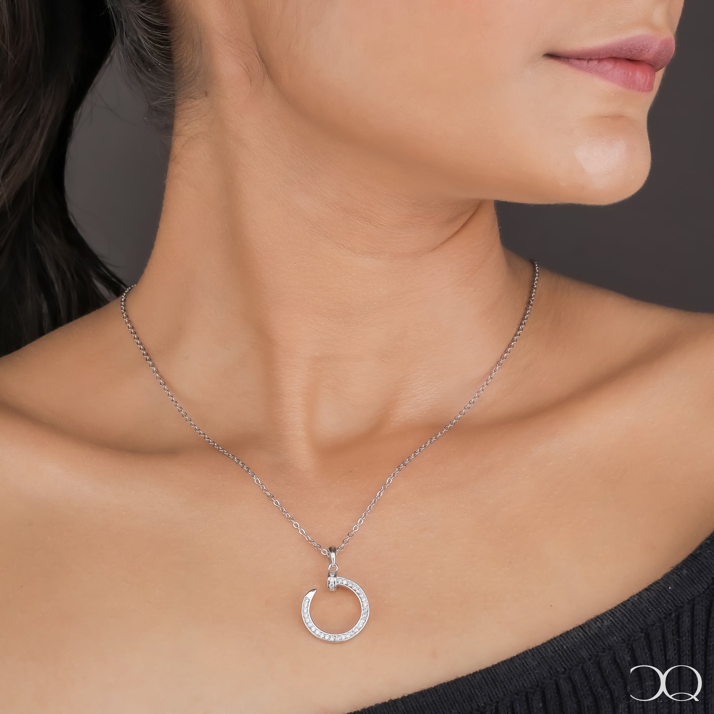 CELESTE CRESCENT CHAIN PENDANT