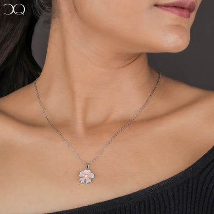 BLUSH BLOOM CHAIN PENDANT