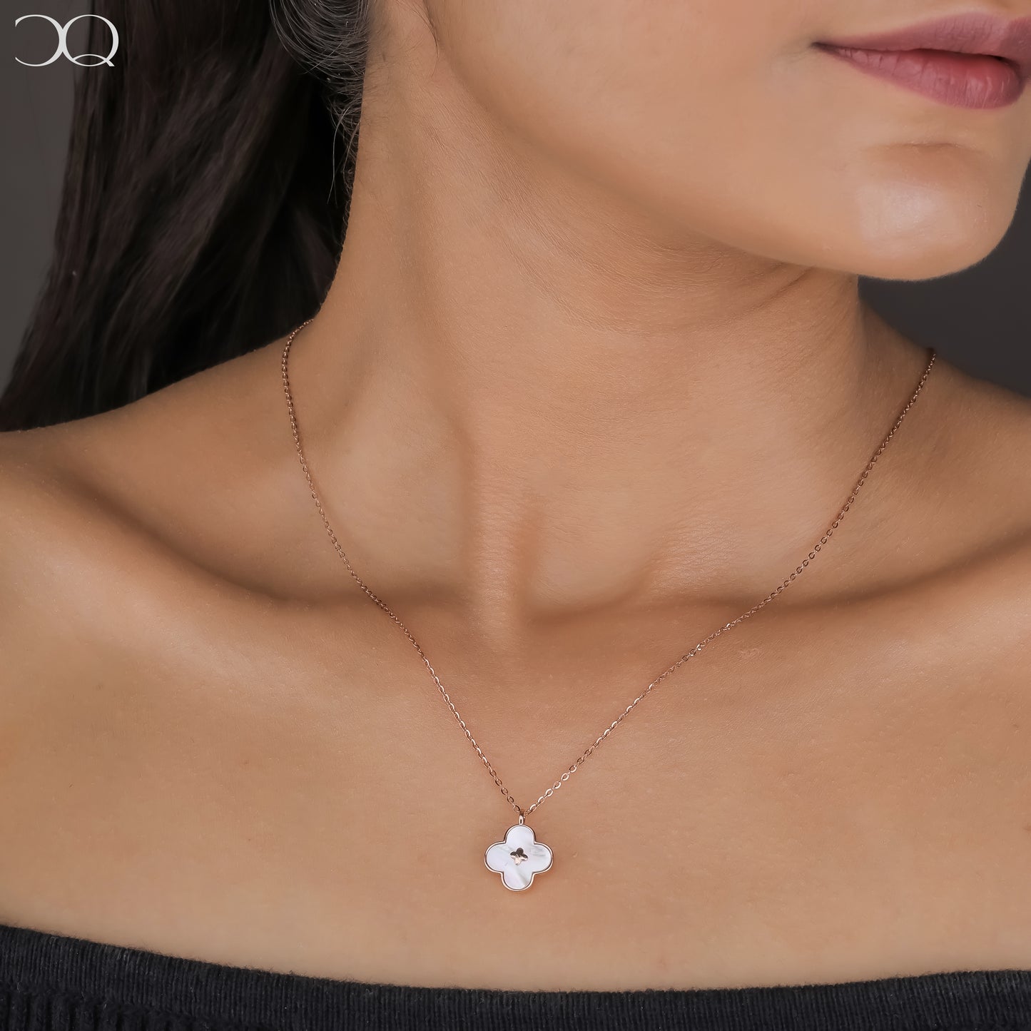 REVERSIBLE BLOOM CHAIN PENDANT