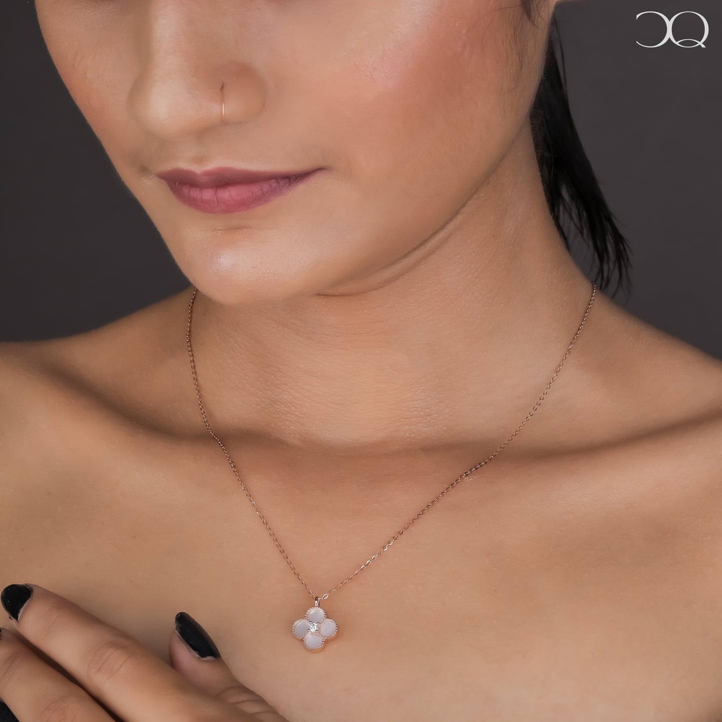 REVERSIBLE BLOOM CHAIN PENDANT