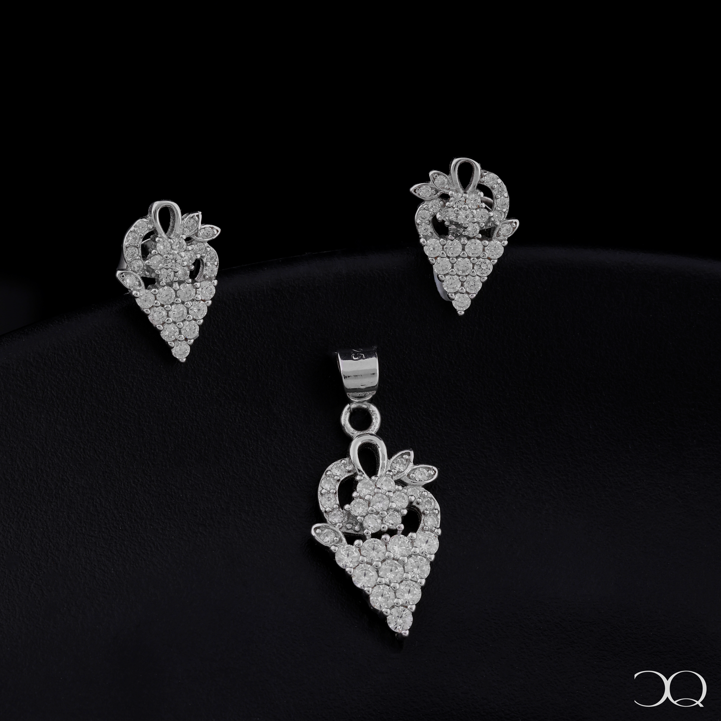 RADIANT BLOOM PENDANT SET