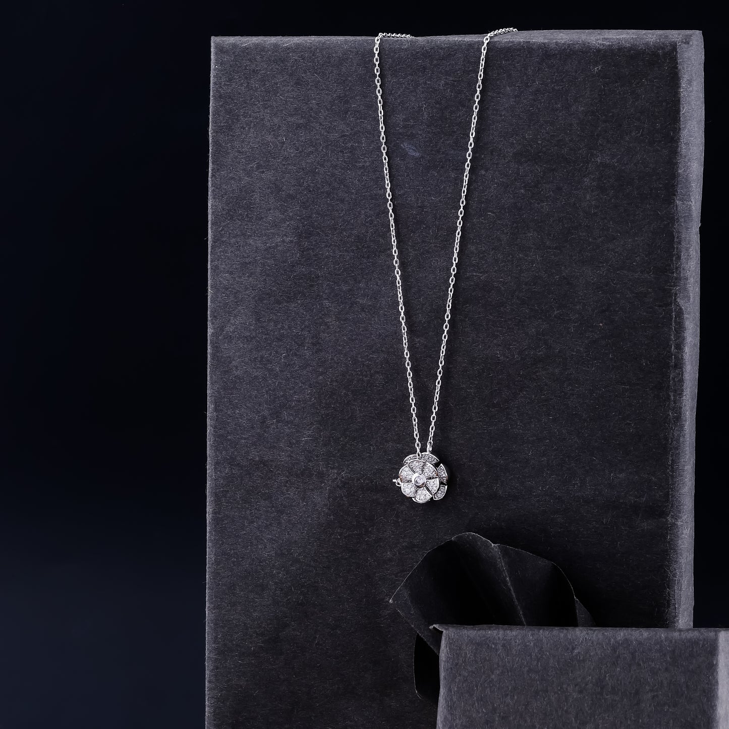 CELESTE BLOOM NECKLACE