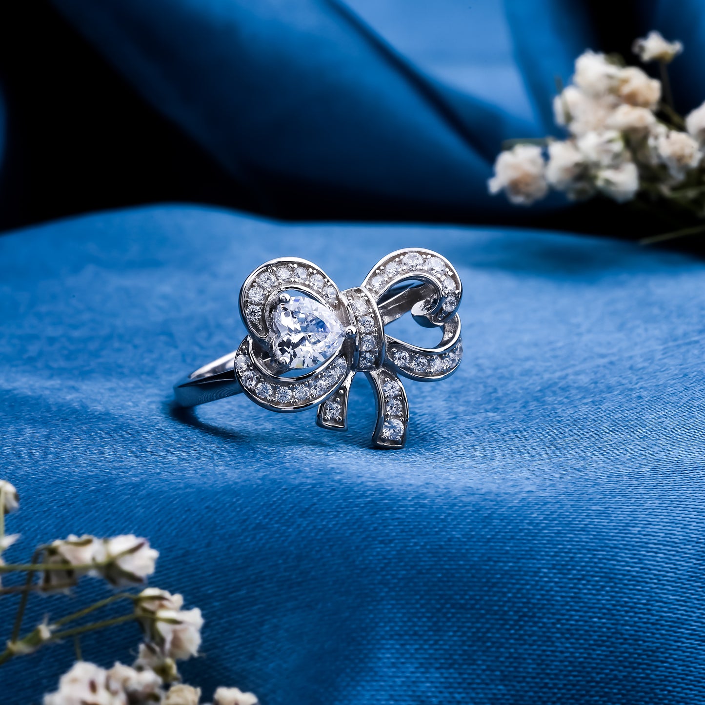 AMOUR BOW SPARKLE RING